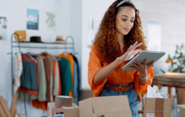 Sourcing, Selling & Scaling: Create a Thriving Online Fashion Business